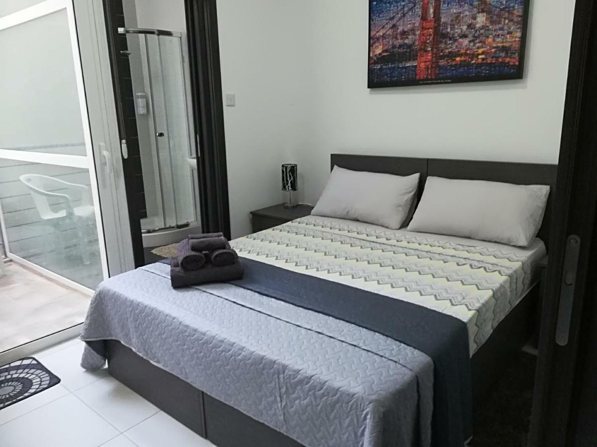 Nice And Cosy Apartment Close To Seafront Слима Екстериор снимка